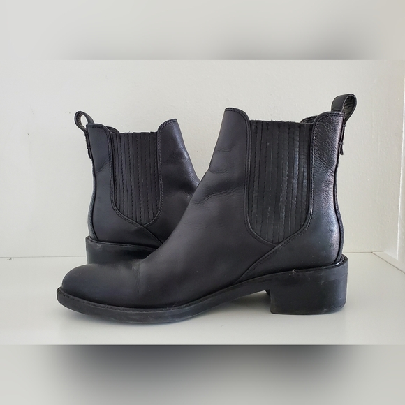 Tommy Hilfiger Pointed Black Leather Chelsea Boots Women's Sz9 - Picture 6 of 8